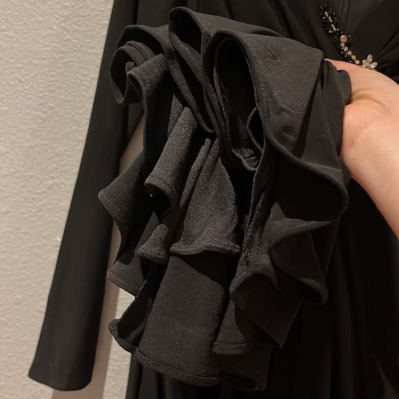 Mac Duggal 67848 FAUX WRAP LONG SLEEVE GOWN W/ APPLIQUÉ DETAIL NWT - Picture 12 of 14